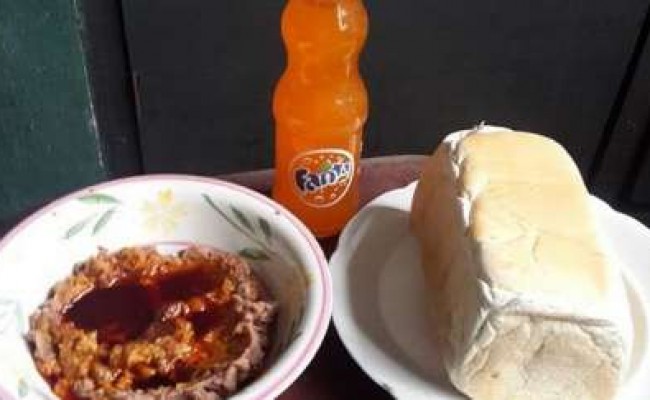Nigerians find solace in bread and beans as recession bites harder | Encomium Magazine
