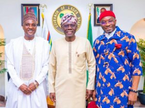 L-R: Lagos State Governor, Mr Babajide Sanwo-Olu flanked by Federal House of Representatives Elects, Speakership Aspirant, Hon Tajudeen Abbas (left) and Deputy Speakership Aspirant, Hon Benjamin Kalu (right)
